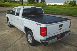 Chevrolet Silverado 3500 HD Powered Bed Cover - Rough Country - Powered Retractable - Matte Black - '14-'19